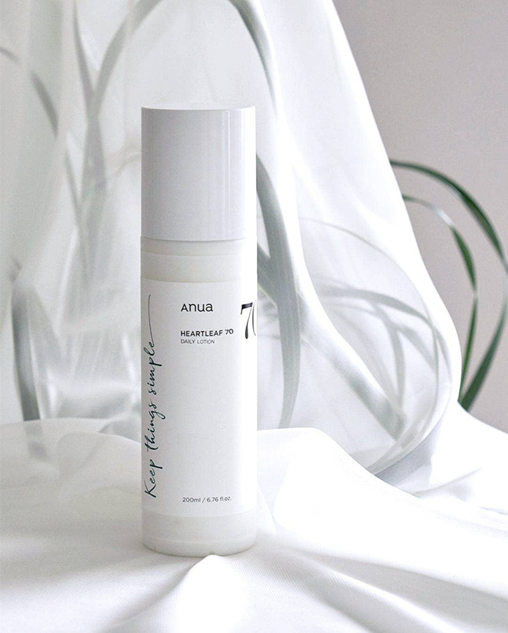 Lightweight soothing moisturizer for sensitive skin